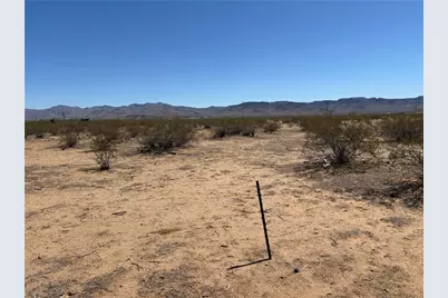 010D S Adobe Rd, Golden Valley, AZ 86413 - Photo 2