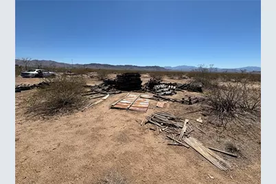 010C Adobe Road, Golden Valley, AZ 86413 - Photo 2