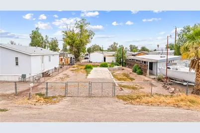 1926 W Riverbend Circle, Bullhead City, AZ 86442 - Photo 2