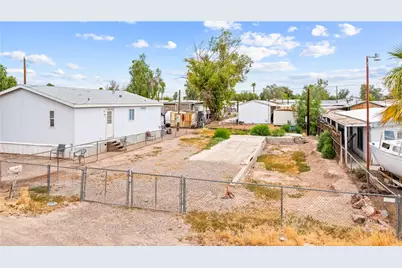 1926 W Riverbend Circle, Bullhead City, AZ 86442 - Photo 1