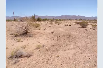 3687 N Mobile Road, Golden Valley, AZ 86413 - Photo 16