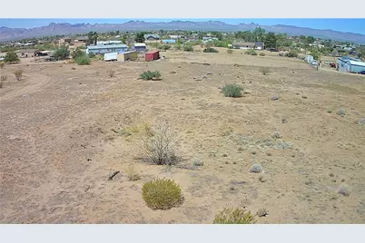 3687 N Mobile Road, Golden Valley, AZ 86413 - Photo 32