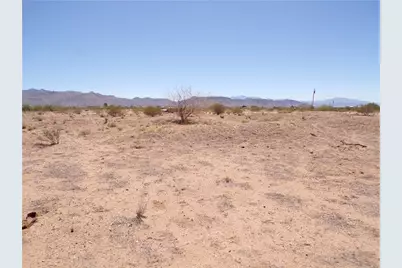 3687 N Mobile Road, Golden Valley, AZ 86413 - Photo 24