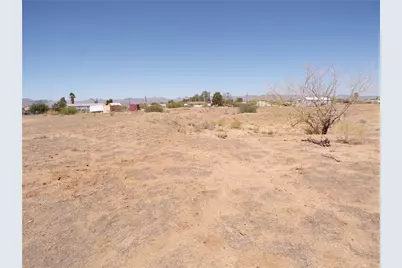 3687 N Mobile Road, Golden Valley, AZ 86413 - Photo 10