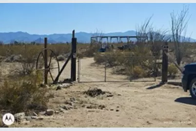 13950 S Cameron Road, Yucca, AZ 86438 - Photo 2