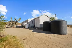 11989 S Howard Rd, Yucca, AZ 86438 - Photo 26