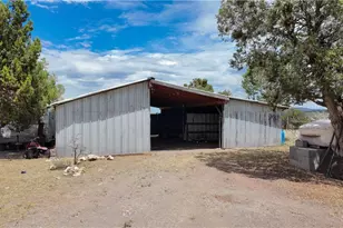 44050 W Fort Rock Rd, Seligman, AZ 86337 - Photo 4