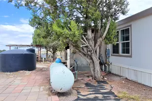 44050 W Fort Rock Rd, Seligman, AZ 86337 - Photo 6