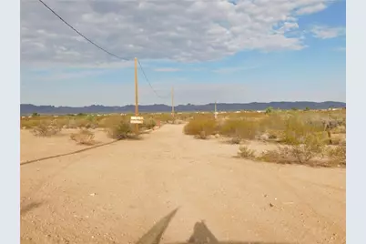 3619 N Araby Road, Golden Valley, AZ 86413 - Photo 16