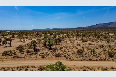 328 Quesnel, Dolan Springs, AZ 86441 - Photo 12