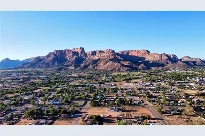 245 W Warren Avenue, Colorado City, AZ 86021 - Photo 2