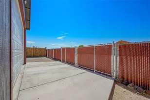 970 Glen Dr, Bullhead City, AZ 86442 - Photo 40