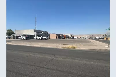 868 Gemstone Avenue, Bullhead City, AZ 86442 - Photo 4