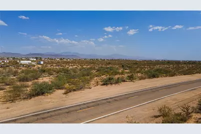 3896 N Laguna Road, Golden Valley, AZ 86413 - Photo 2