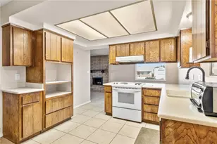 1460 Terrace Dr, Bullhead City, AZ 86442 - Photo 10