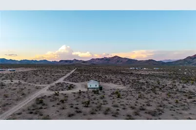 5874 Ehrenburg Drive, Golden Valley, AZ 86413 - Photo 36