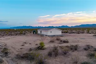 5874 Ehrenburg Dr, Golden Valley, AZ 86413 - Photo 36