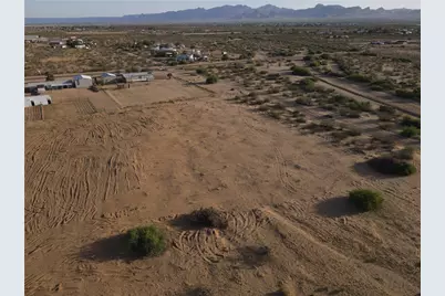 016S W Claim Drive, Golden Valley, AZ 86413 - Photo 2