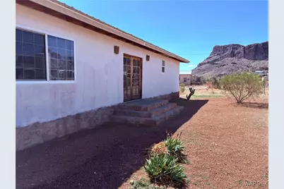 1757 S Glenbar Road, Golden Valley, AZ 86413 - Photo 2