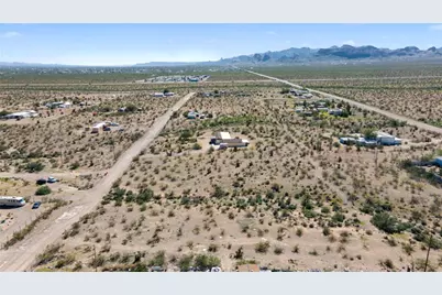 000 Eden Road, Golden Valley, AZ 86413 - Photo 10