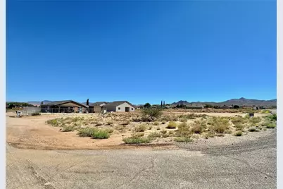 7623 E Sugarloaf Street, Kingman, AZ 86401 - Photo 2