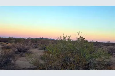 255 S Dead Eye Road, Yucca, AZ 86438 - Photo 10