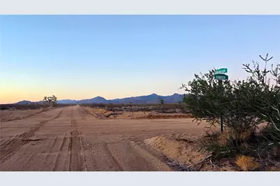 255 S Dead Eye Road, Yucca, AZ 86438 - Photo 16