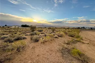 9281 N Singletree Dr, Kingman, AZ 86401 - Photo 1