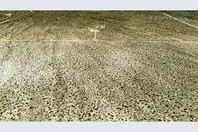 19595 S Kit Carson Road, Yucca, AZ 86438 - Photo 18