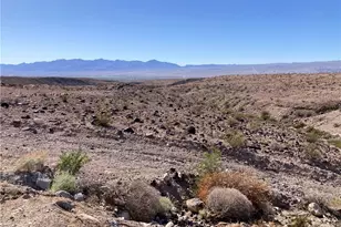 017 Bullhead Pkwy, Bullhead City, AZ 86442 - Photo 1