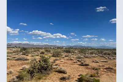 4960 Hoover Rd, Golden Valley, AZ 86413 - Photo 1