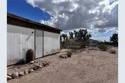 21188 S Cheyenne Road, Yucca, AZ 86438 - Photo 24