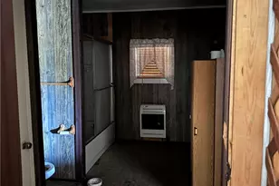 21188 S Cheyenne Rd, Yucca, AZ 86438 - Photo 20