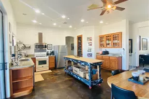 21038 S Cheyenne Rd, Yucca, AZ 86438 - Photo 30