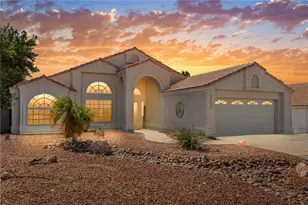 2542 Bridlewise Ln, Bullhead City, AZ 86442 - Photo 2