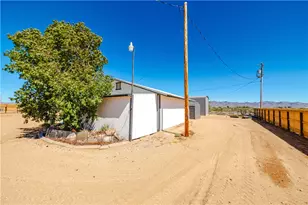 4938 N Davis Rd, Golden Valley, AZ 86413 - Photo 86