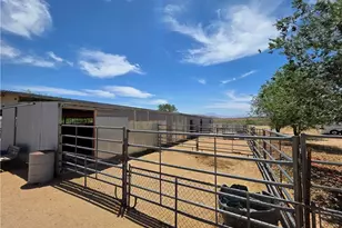 2576 E Calle Chavez Rd, Kingman, AZ 86409 - Photo 62