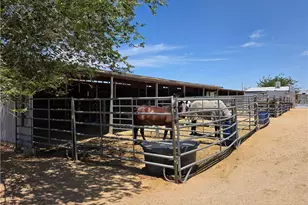 2576 E Calle Chavez Rd, Kingman, AZ 86409 - Photo 56