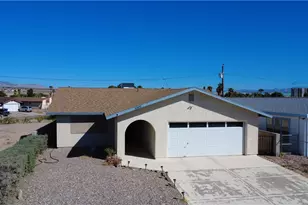 1097 Sahuaro Dr, Bullhead City, AZ 86442 - Photo 1