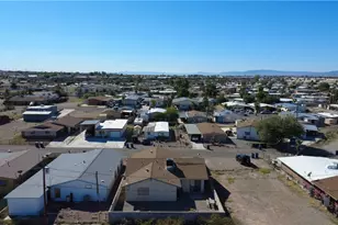 1097 Sahuaro Dr, Bullhead City, AZ 86442 - Photo 4