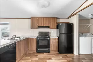 906 Sandy Beach Dr, Bullhead City, AZ 86442 - Photo 2