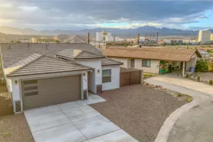 145 Hacienda Dr, Bullhead City, AZ 86429 - Photo 2