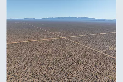 242-03-004 S Sundance Kid Road, Yucca, AZ 86438 - Photo 12