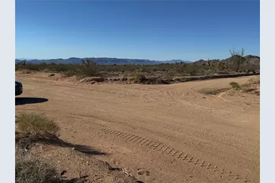 24212015 S Sundance Kid Rd, Yucca, AZ 86438 - Photo 8