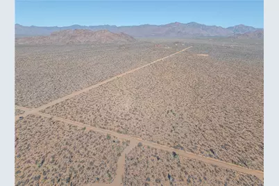 242-12-015 S Sundance Kid Road, Yucca, AZ 86438 - Photo 20