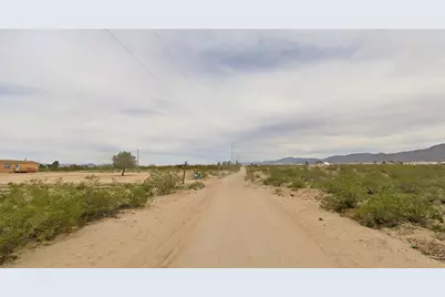 3645 N Araby Road, Golden Valley, AZ 86413 - Photo 2