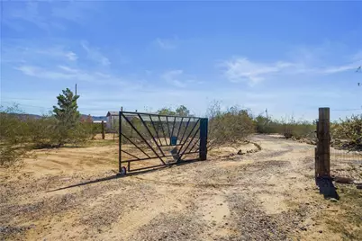 5202 W Brook Drive, Golden Valley, AZ 86413 - Photo 6