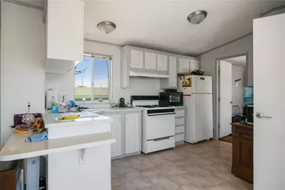 5202 W Brook Drive, Golden Valley, AZ 86413 - Photo 12