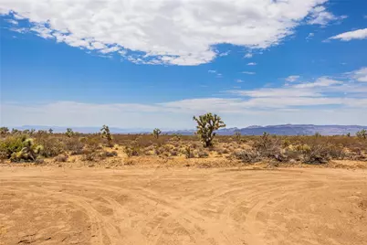 14176 S Nash Road, Yucca, AZ 86438 - Photo 12