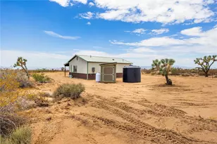 14176 S Nash Rd, Yucca, AZ 86438 - Photo 2